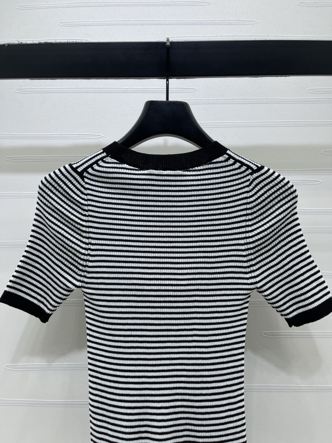 Women's short sleeves